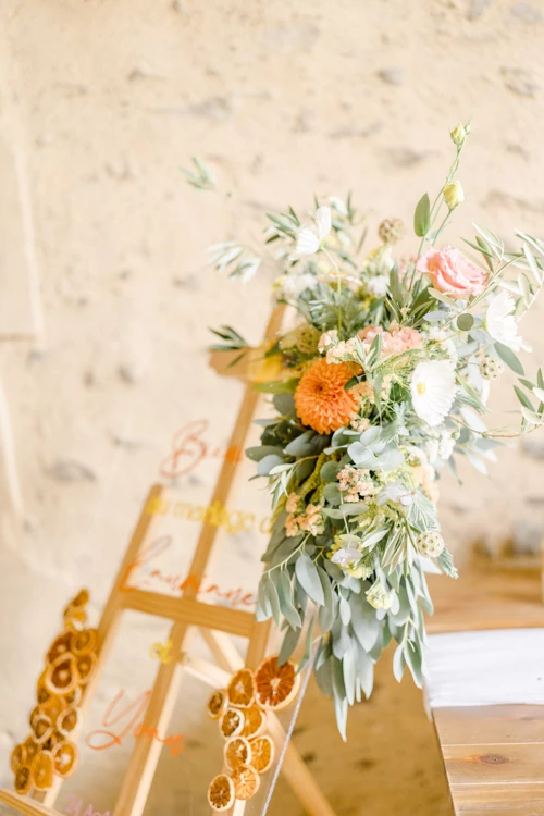 composition florale pétale rose gris marron